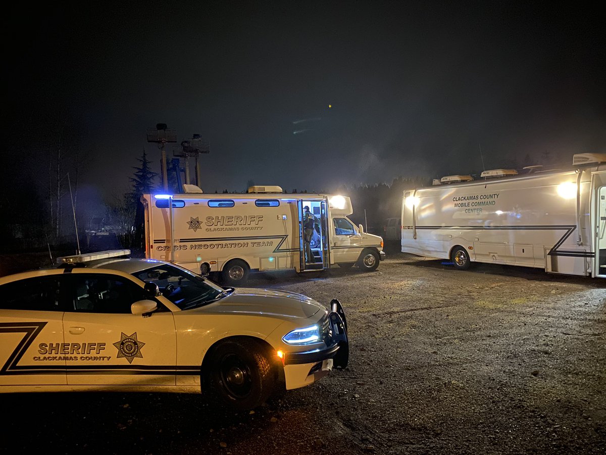 Clackamas Co Sheriff’s SWAT and Crisis Negotiators worked throughout the night to bring a safe resolution to a barricaded suspect situation in Damascus.