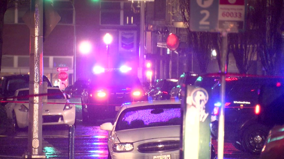 @PortlandPolice is investigating a shooting in the heart of the Portland State University campus district in SW Portland. Officers have crime tape up at the mini mart near SW 6th Avenue and SW College Street.