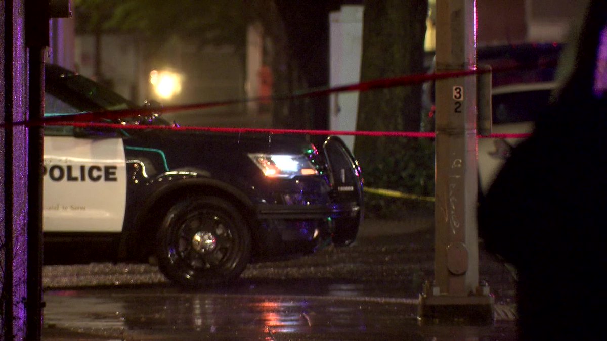 @PortlandPolice is investigating a shooting in the heart of the Portland State University campus district in SW Portland. Officers have crime tape up at the mini mart near SW 6th Avenue and SW College Street. 