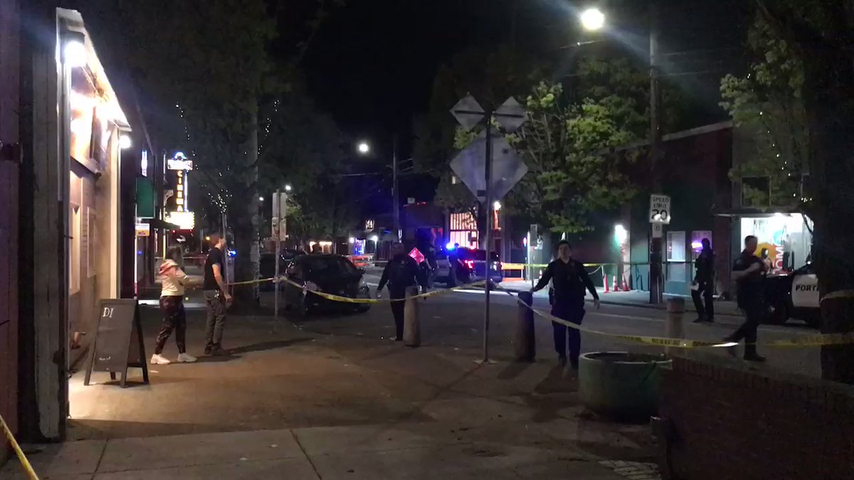 Portland: Shooting investigation currently underway in St. Johns. The scene is on Lombard just west of Philadelphia. A couple of people at the scene tell that they heard several shots.