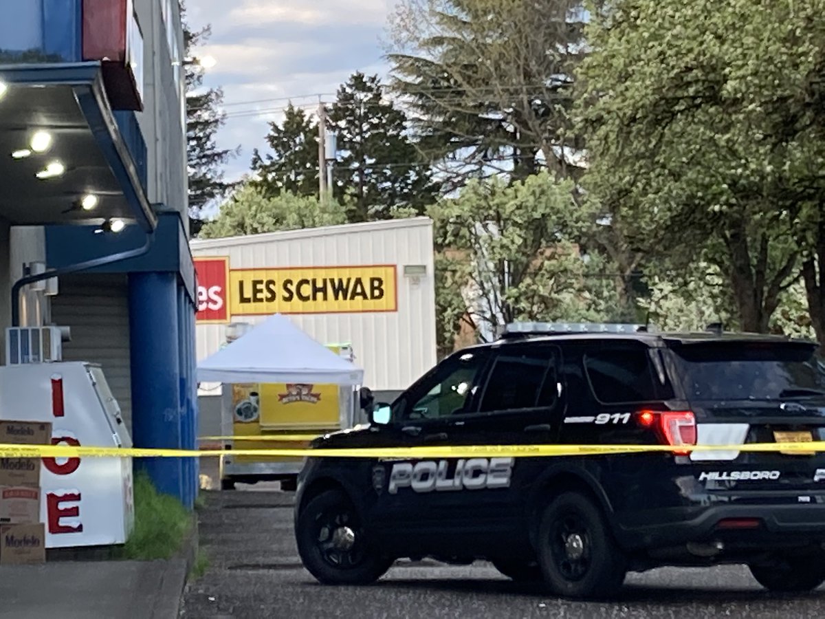 Detectives with @HillsboroPolice are investigating the shooting death of a young man in the Les Schwab Tire Center parking lot at SE Baseline & 10th Ave.