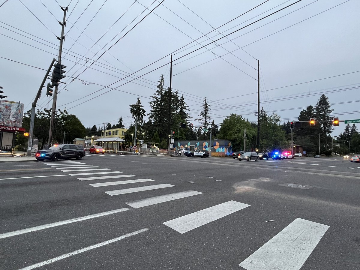 Scene of a reported shooting at a Trimet station on 161st and East Burnside. Still waiting for confirmation from @GreshamPD. Trimet service appears to be paused at this station, and two others along East Burnside. @fox12oregon