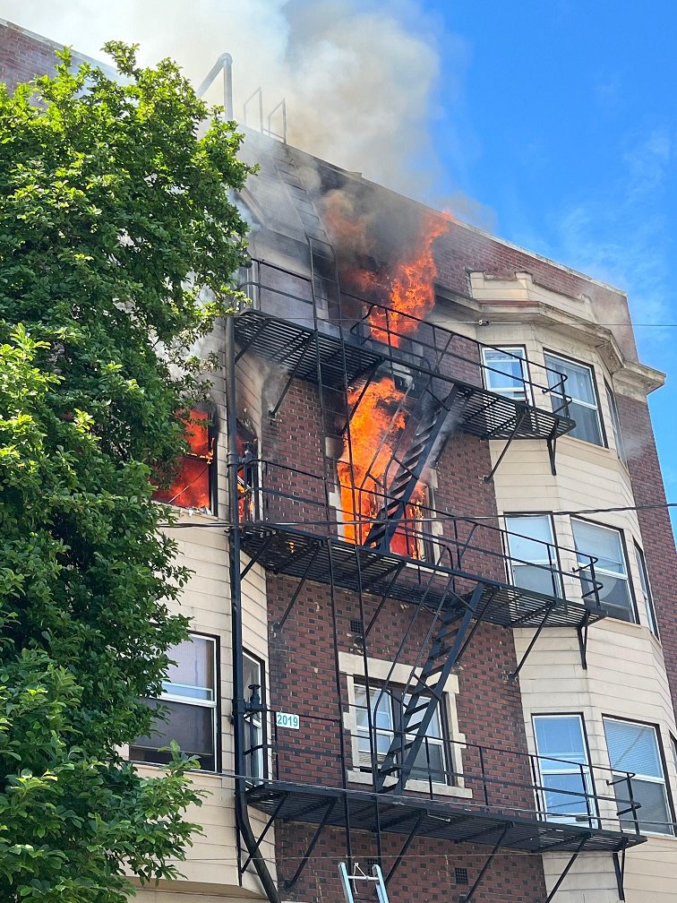 @PortlandPolice says 30-year-old Garrett Repp has been arrested in connection to last week's four-alarm fire at the May Apartments in SW Portland. They say he was a resident there.