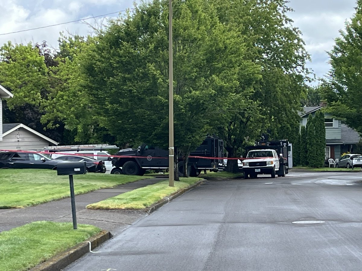 Man shot by officers serving search warrant in NE Portland Detectives with @PortlandPolice Internet Crimes Against Children Unit served a warrant at home on NE 137th Ave and officers ended up shooting a man. We&rsquo;re working to get more details 