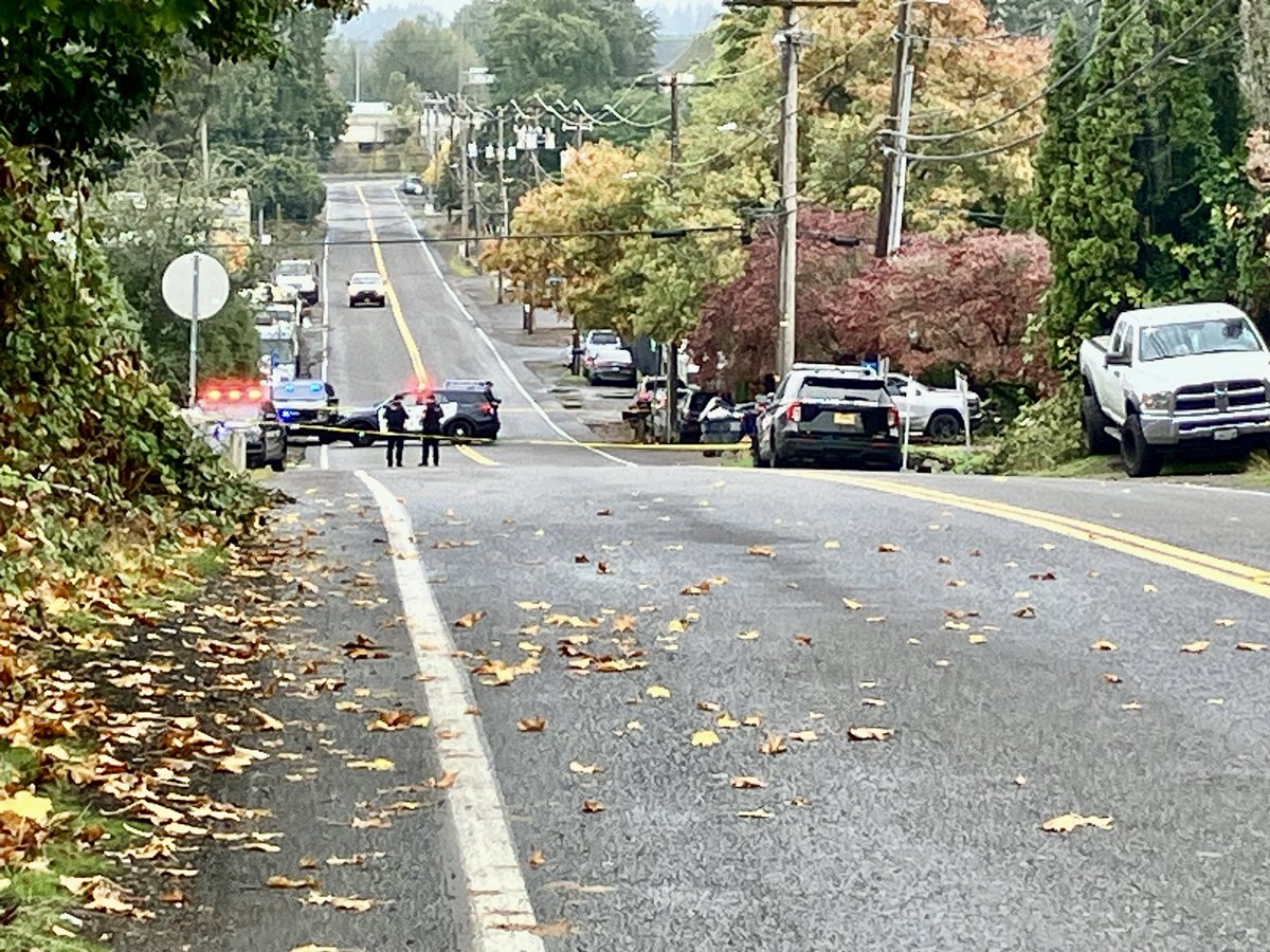 PortlandPolice investigating a deadly crash involving a bicyclist.  NE 105th Ave is CLOSED between Sandy and Airport Way.  Police say an adult male is deceased after a crash with a vehicle. The motorist stayed on scene