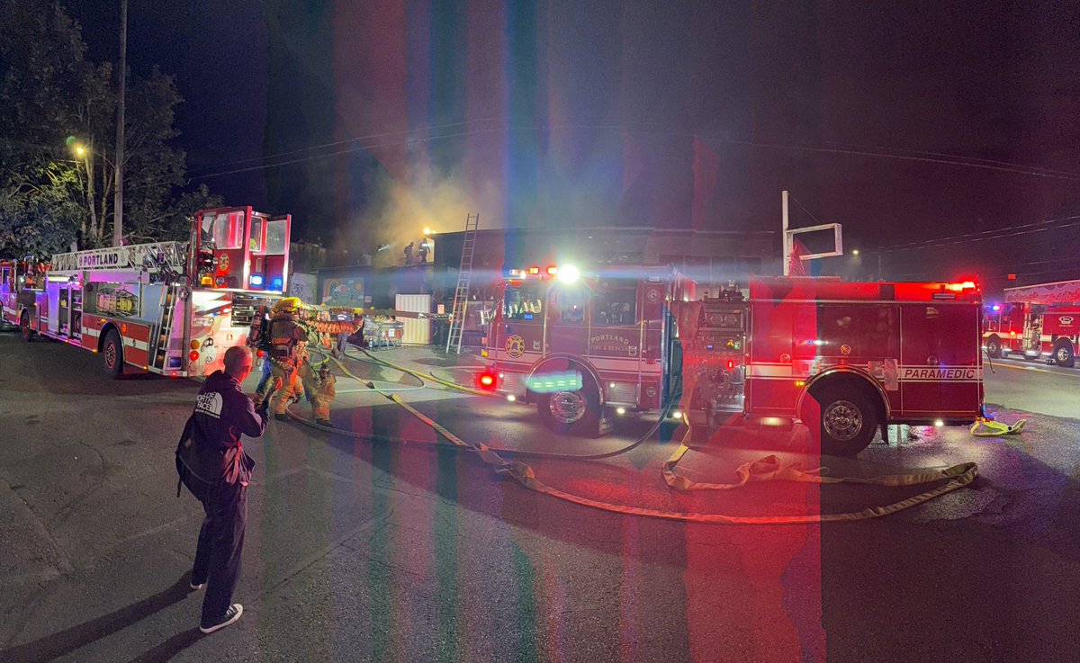 Major fire ongoing at the corner of SE Stark and SE 9th in Portland. Appears to be some type of business 