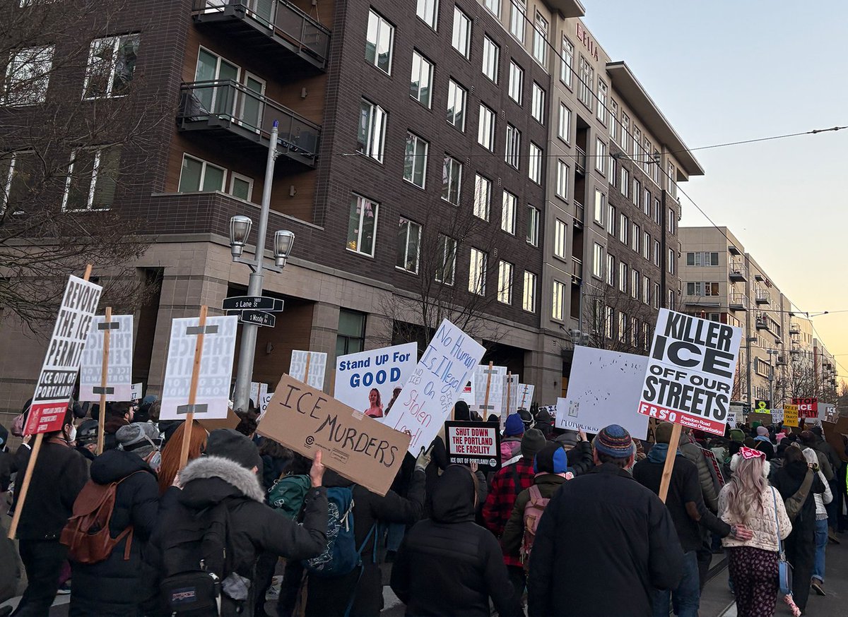 Portlanders protest ICE following 2nd deadly shooting in Minnesota