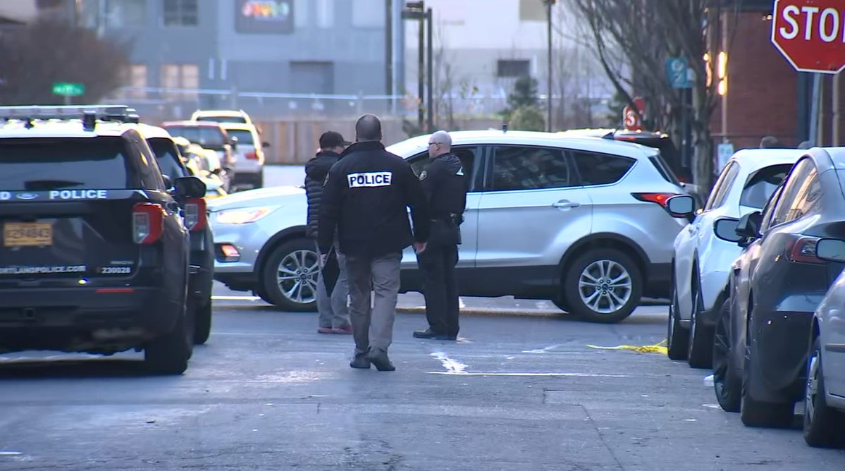 Man shot, killed by officers serving arrest warrant in Pearl District