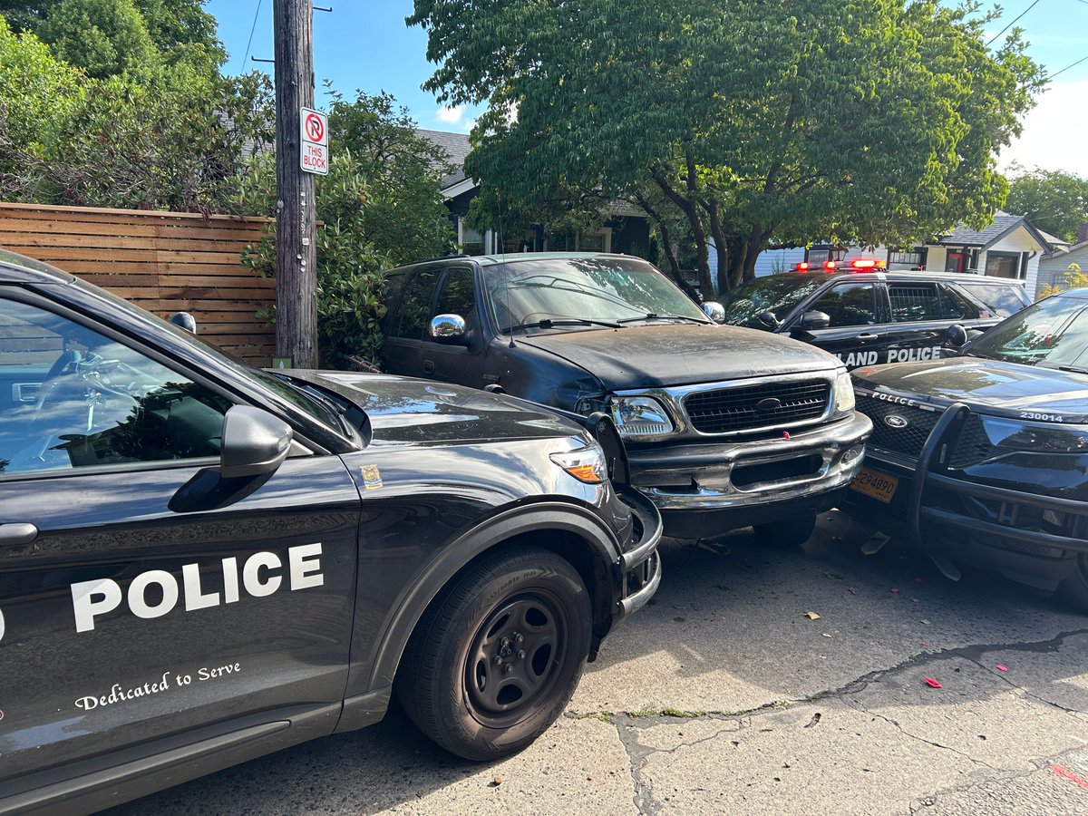 Man arrested for reckless driving, domestic violence after police chase through Portland