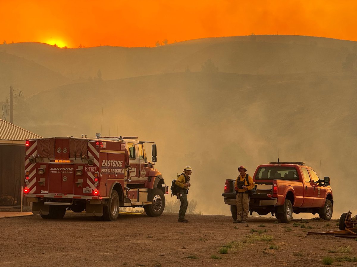 Wildfire : Oregon wildfires burn more than 200,000 acres, stretching state resources 