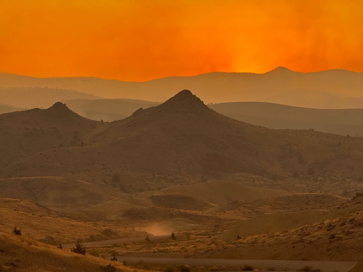 Wildfire : Oregon wildfires burn more than 200,000 acres, stretching state resources 
